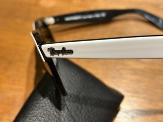 Gafas de Sol Ray-Ban Wayfarer Negras y Blancas