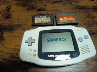 Nintendo Game Boy Advance + 2 cartuchos