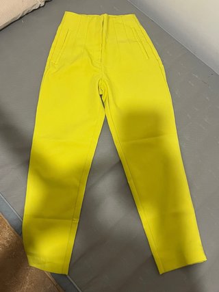 Pantalones Zara amarillos