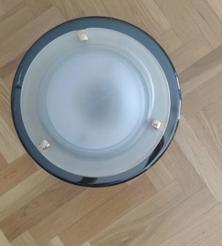 Lámpara plafón de techo metálica circular.