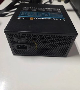 Fuente de Alimentación Aerocool LUX 1000W