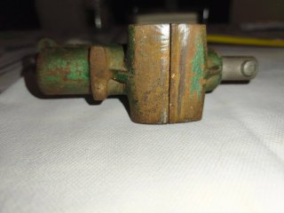 Tornillo antiguo de mesa AG fabricado en España
