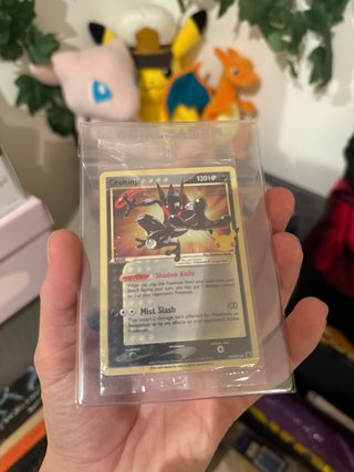 Carta Pokémon Greninja Gold Star 25 Aniversario.