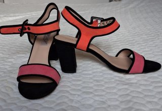 Lote de sandalias de tacón, zapatos y botas, n° 40