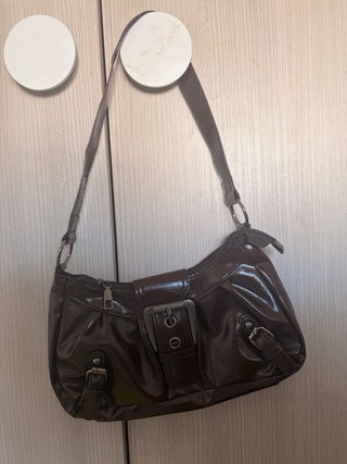 Bolso Marrón con Hebillas