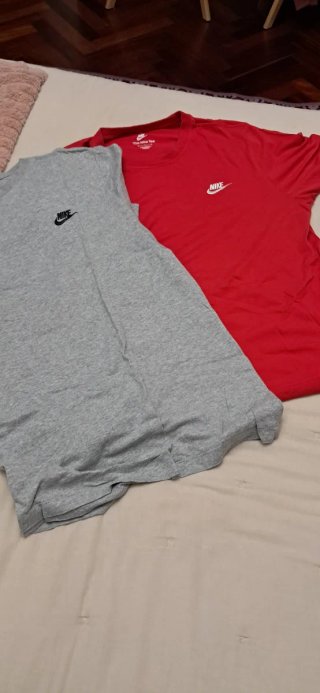 2 Camisetas Nike (Roja y Gris) tallas M y L