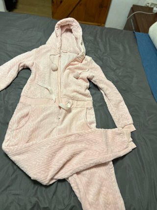 Mono Bata Rosa con Capucha