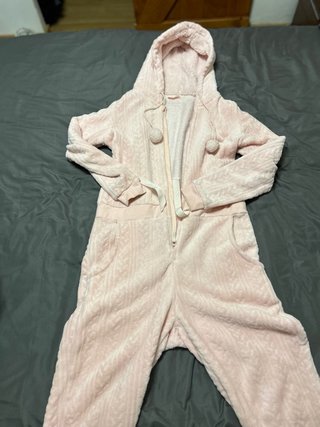 Mono Bata Rosa con Capucha