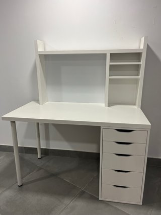 Scrivania giovanile IKEA bianca