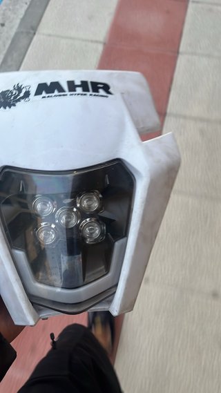 Faro LED Supermotard Estilo KTM