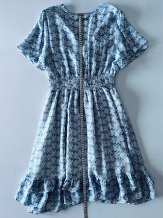 Elsa.M bay may Vestido Florido Azul e Branco
