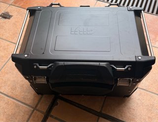 Baúl Givi Trekker Outback 58L con Soporte Givi