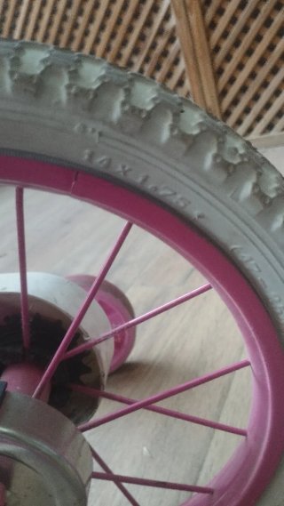 Bicicleta Infantil Peppa Pig con Ruedines