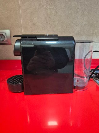 Cafetera Nespresso De'Longhi Essenza Mini Negra