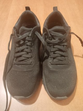 Zapatilla Skechers Negra