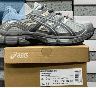Asics Gel Stratus MC Gris/Plata Talla 43.5