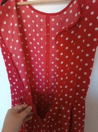 Mono rojo lunares talla M
