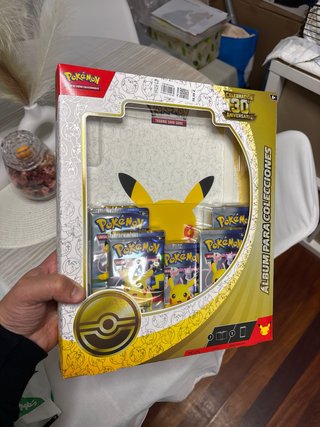 Álbum Pokémon 30 Aniversario con Sobres