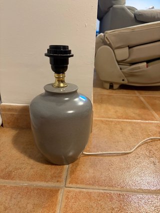 Pie de lámpara de cerámica gris