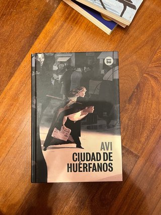 Libro Ciudad de Huerfanos