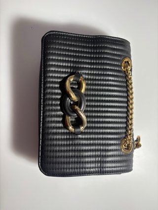 Bolso Negro con Correa de Cadena