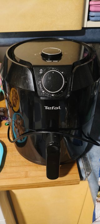 Freidora de aire Tefal negra