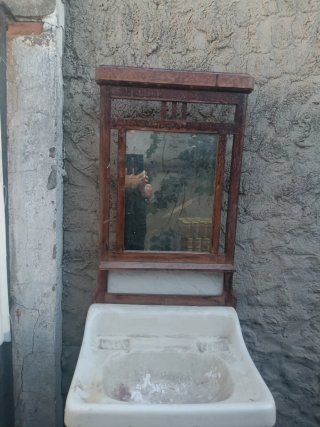 Mueble de Baño Antiguo de Madera con Espejo