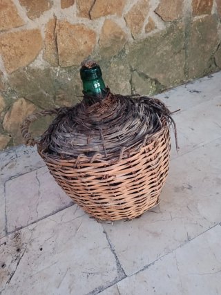 Botella de vino o vinagre antigua