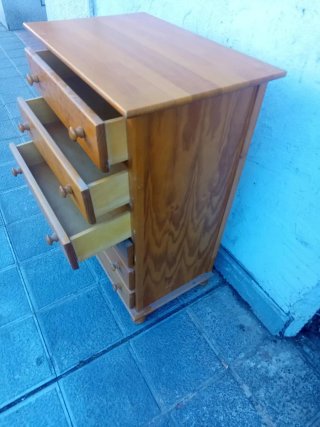 Cómoda de madera con 6 cajones