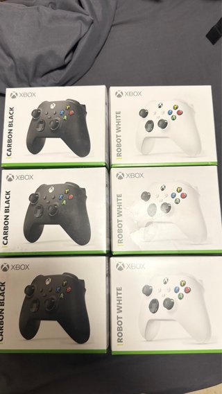 6 Mandos Xbox (3 Carbon Black, 3 Robot White)