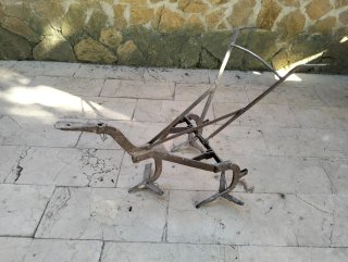 Arado antiguo de labranza