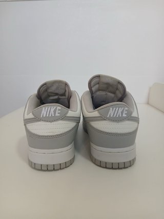 Zapatillas Nike Dunk Blancas y Grises