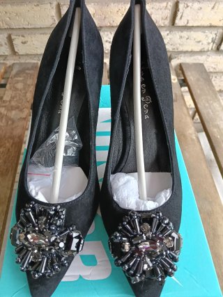 Zapatos Alma en Pena negros con pedrería