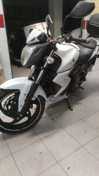 Moto SYM Wolf 250 Blanca