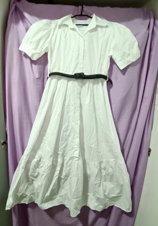 Vestido blanco camisero con volantes