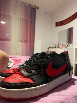 Zapatillas Nike Negras y Rojas