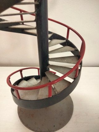 Escalera Circular de Metal para Dioramas