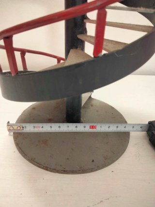 Escalera Circular de Metal para Dioramas