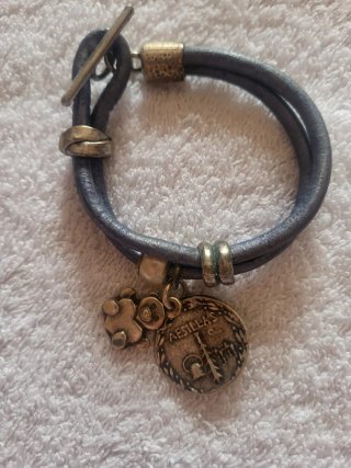 Pulsera doble cuero con charms