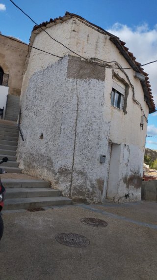Casa con corral en Calatayud para reformar