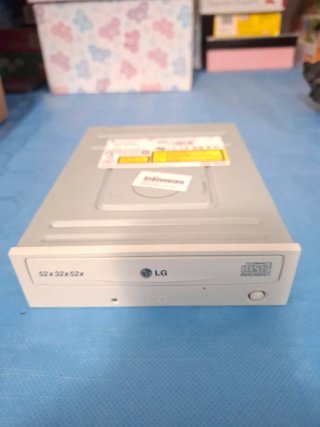 Disquetera CD-RW LG 52x32x52x