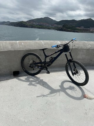 Bici DH YT Tues
