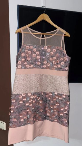 Vestido de fiesta rosa y plateado
