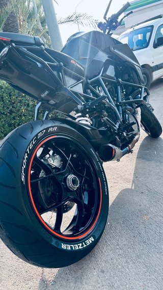KTM 1290 Super Duke R (2018)