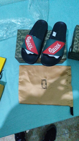Chanclas Gucci Verdes y Rojas