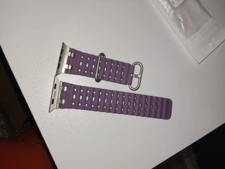 Correa de reloj morada y plateada