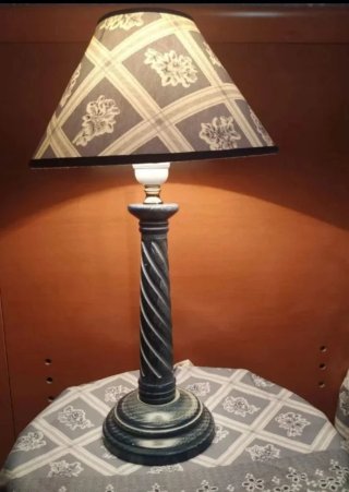 Edredón, Cortinas, Lámparas y Mesillas