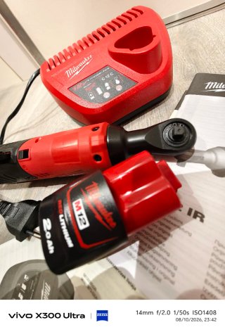 Carraca Subcompacta Milwaukee M12 1/4