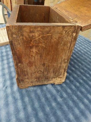 Baúl de madera antiguo