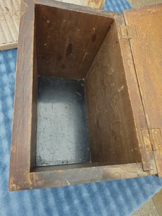Baúl de madera antiguo